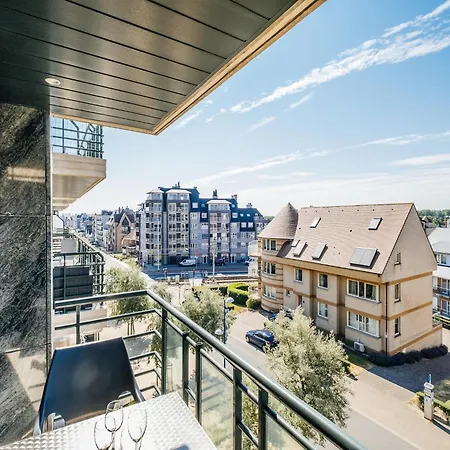 Pablo In Centre Of Koksijde, Cleaning Included Apartment *